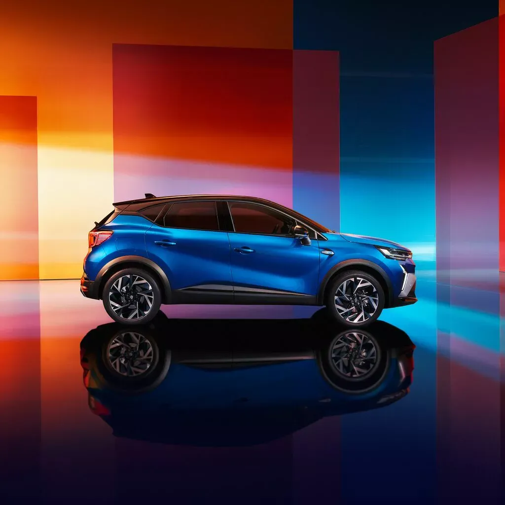 Der Renault Captur in der Seitenansicht bei RRG.