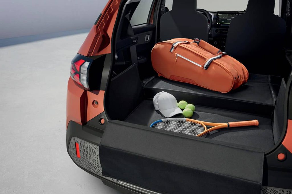 Der Dacia Spring Kofferraum bei RRG.