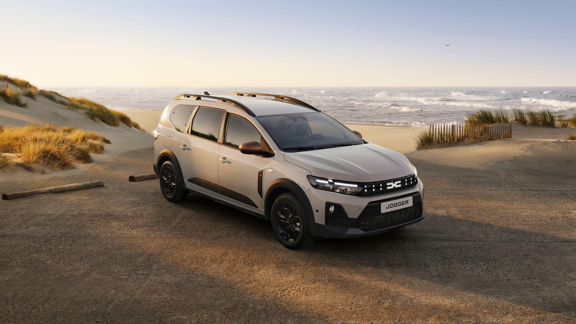 Der Dacia Jogger Facelift in der Seitenansicht bei RRG.