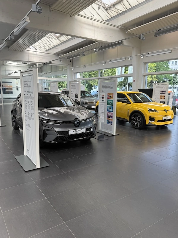 Renault Modelle im Renault Autohaus in Köln von RRG.