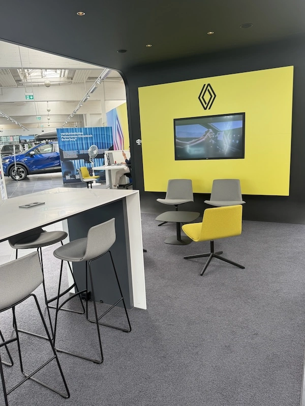 Eine Innenansicht vom Renault Autohaus in Köln von RRG.